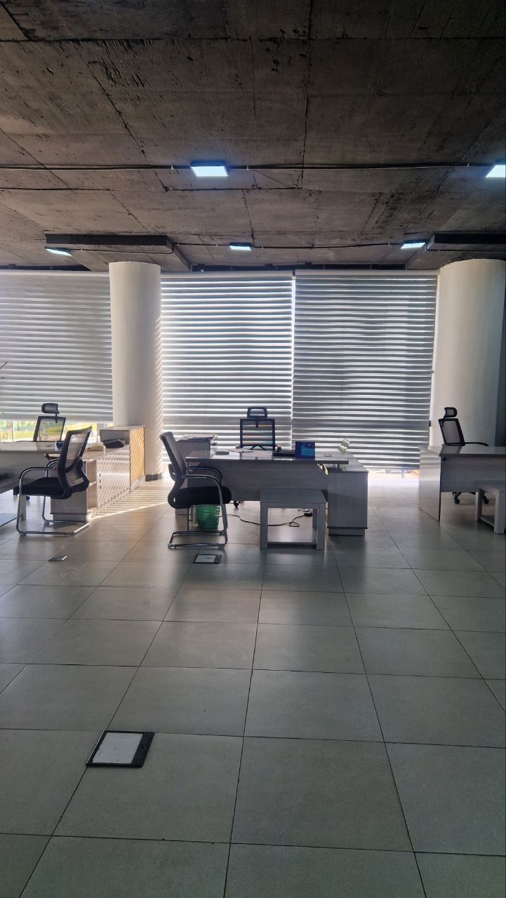 ሻተር መጋረጃ ና ስቲከር