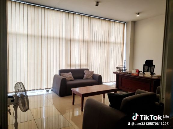 ሻተር መጋረጃ ና ስቲከር