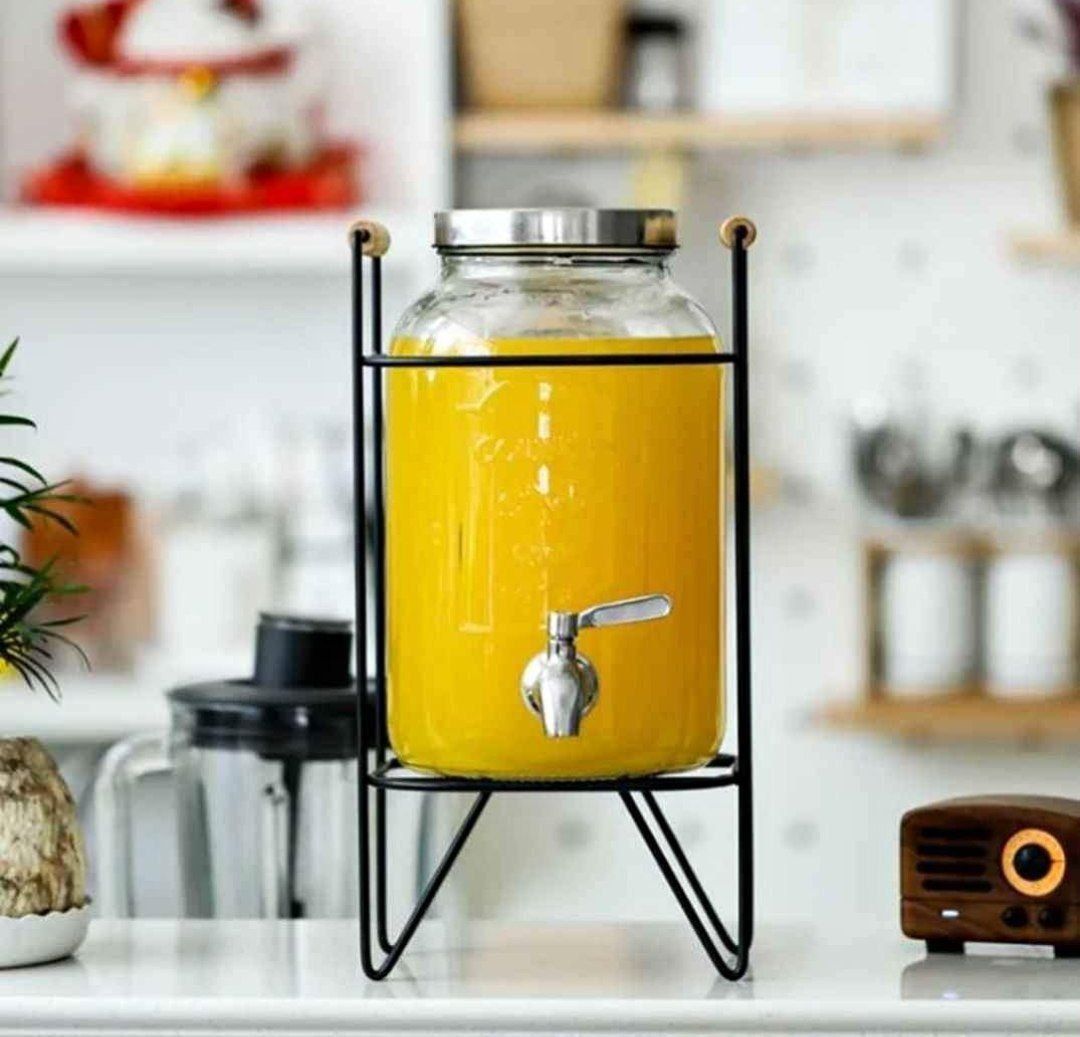 Glass beverage dispenser