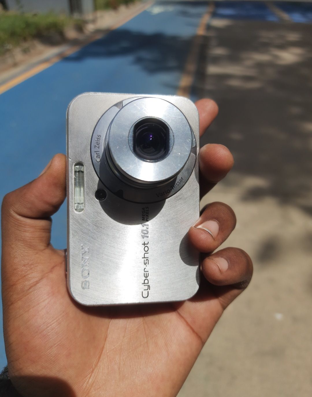 Sony Cyber-shot DSC-N2, a 10.1-megapixel compact digital camera . It is the successor to the original DSC-N1 and was notable for its large 3.0-inch touchscreen